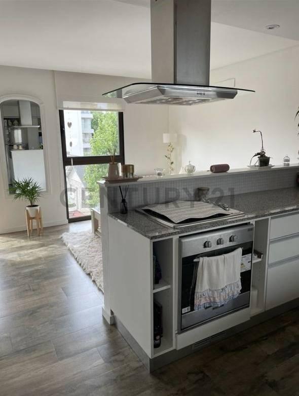 Foto de VENTA HERMOSO SEMIPISO 2 AMBIENTES, ZONA GUEMES, imagen 2