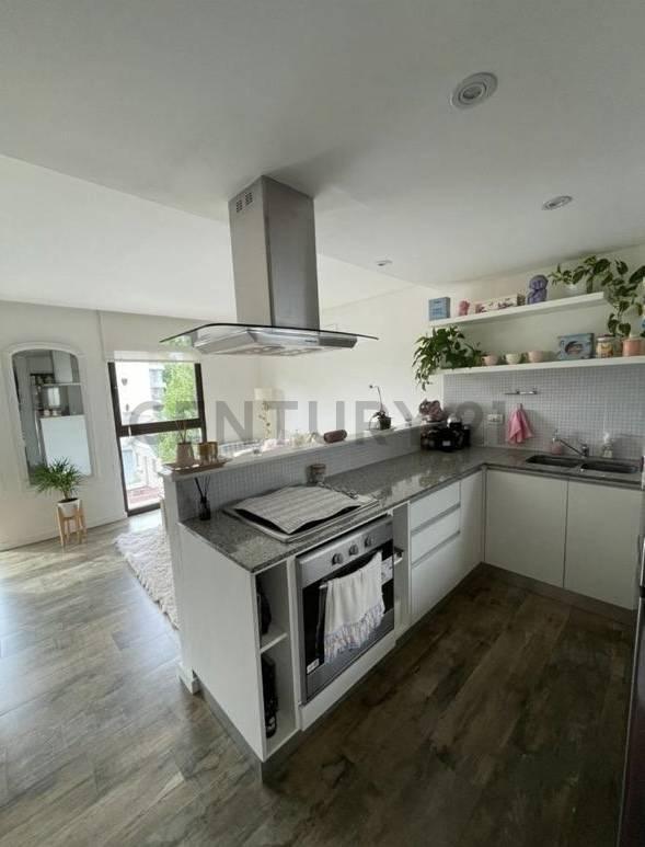 Foto de VENTA HERMOSO SEMIPISO 2 AMBIENTES, ZONA GUEMES, imagen 4