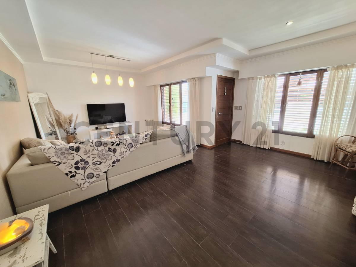 Chalet 6 Ambientes Nuevo en Zona San Carlos 1