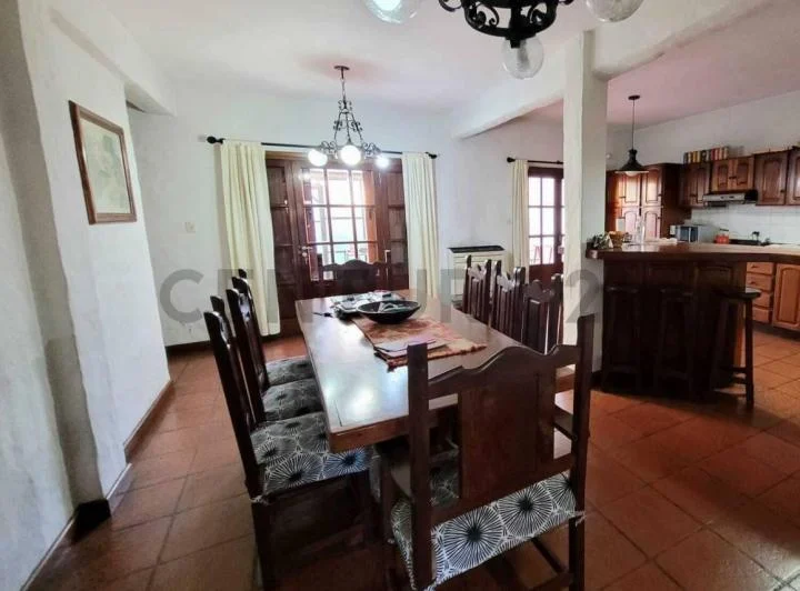 Foto de VENTA CASA 4 AMBIENTES, DOS PLANTAS CON ESCRITORIO, VILLA PRIMERA MAR, imagen 4