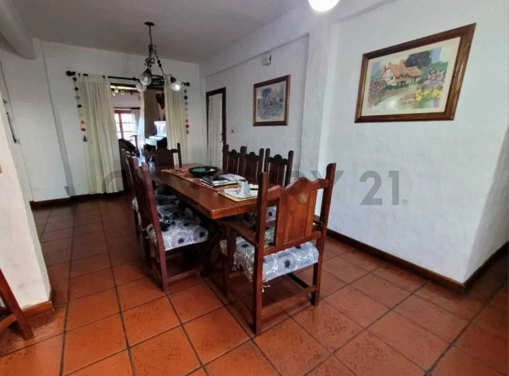 Foto de VENTA CASA 4 AMBIENTES, DOS PLANTAS CON ESCRITORIO, VILLA PRIMERA MAR, imagen 3
