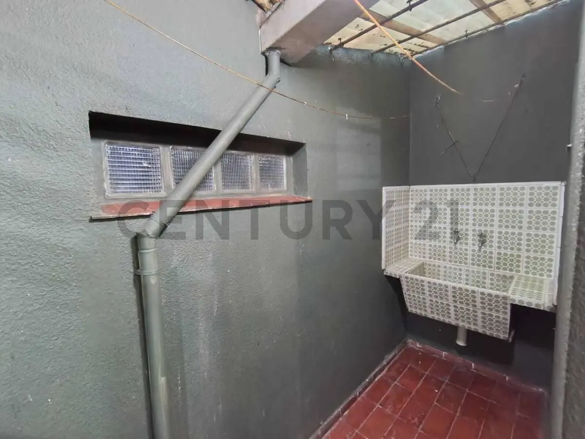 ALQUILER TEMPORARIO – 2 AMBIENTES CON COCHERA  Departamento 2 ambientes amoblado 5