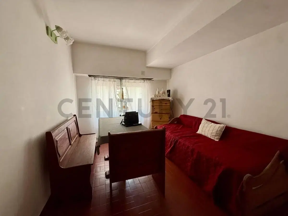 Departamento de 2 ambientes en La Perla 3