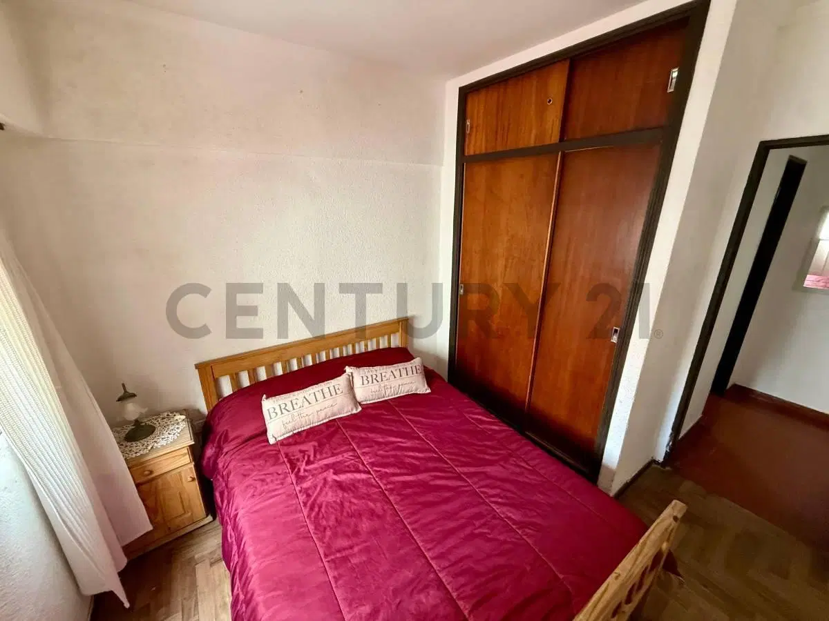 Departamento de 2 ambientes en La Perla 5