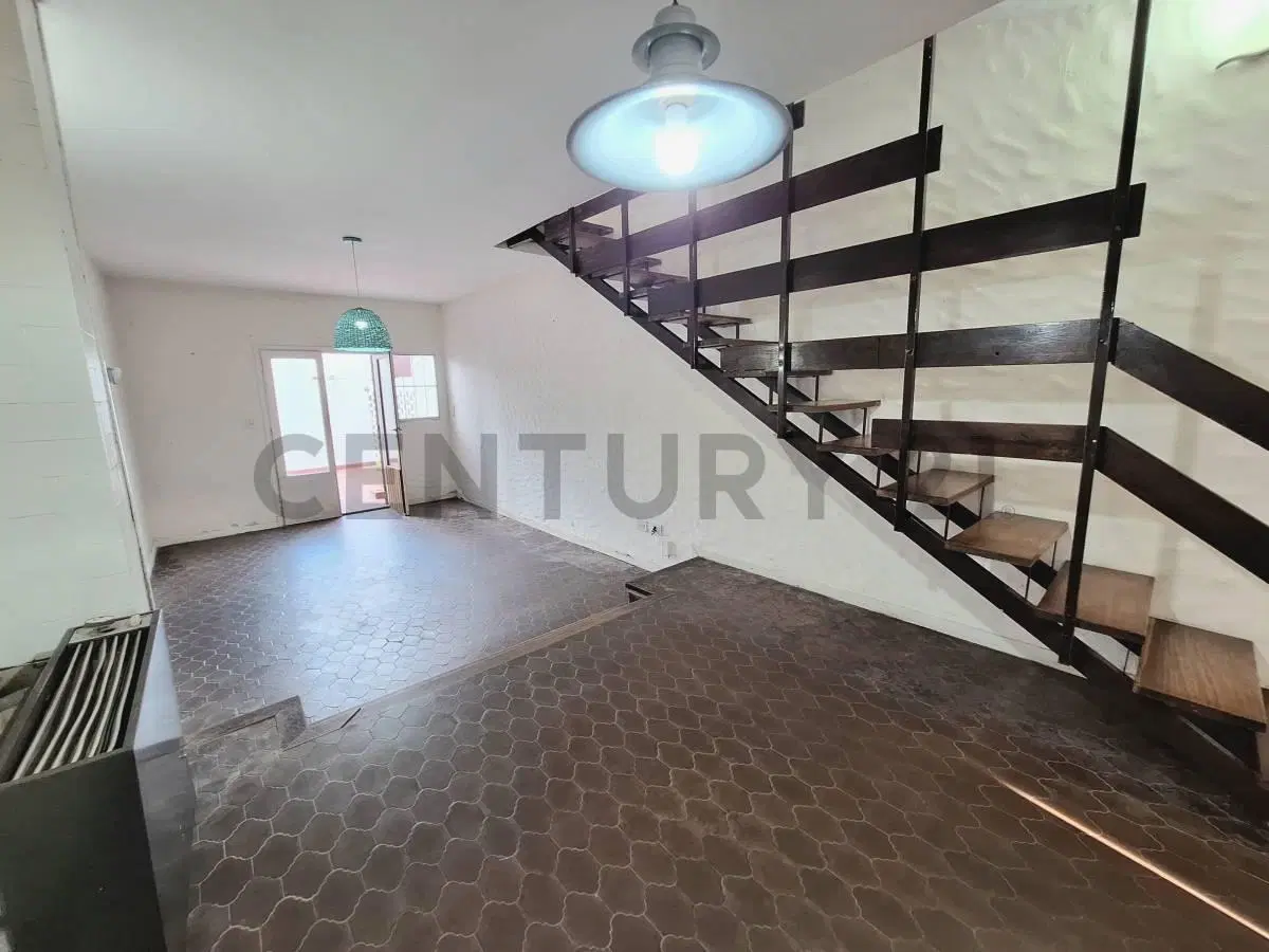 Duplex de 3 ambientes en zona Constitución 2