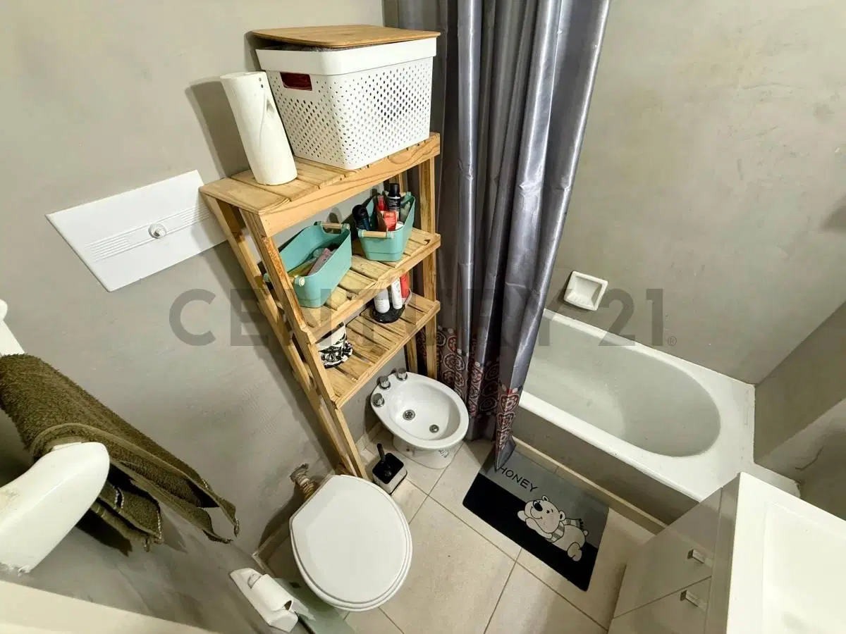 Departamento 3 ambientes reciclado Plaza Colón 8