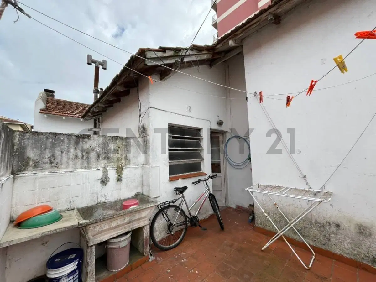 PH 2 ambientes con patio en Chauvin 2