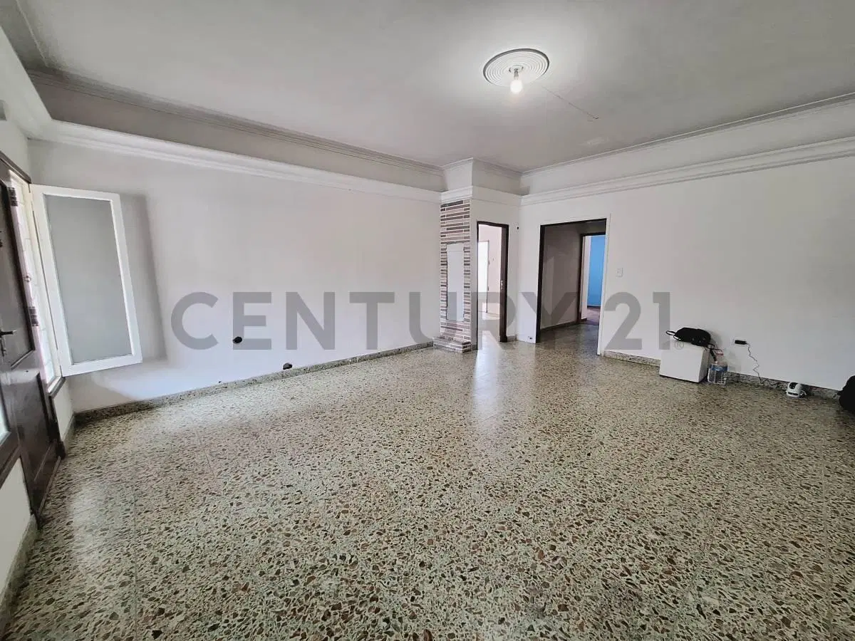 Casa 3 ambientes en zona Don Bosco 5