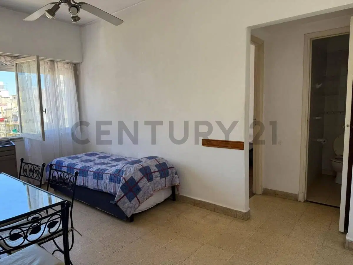 VENTA! Departamento 2 ambientes muy luminoso 4