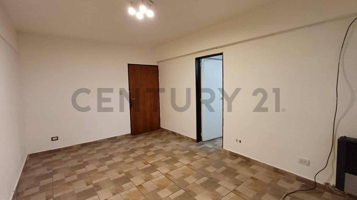 Foto de VENTA! Departamento 2 ambientes con patio, imagen 2