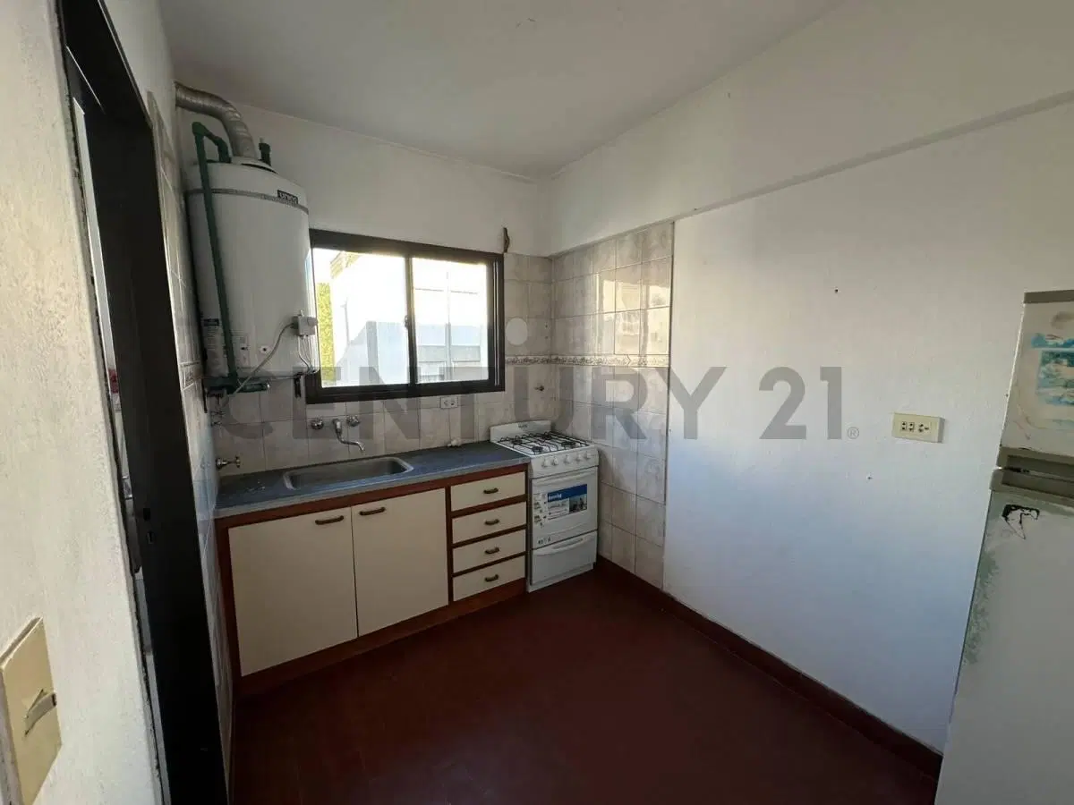 VENTA! Departamento 3 ambientes con balcon 4