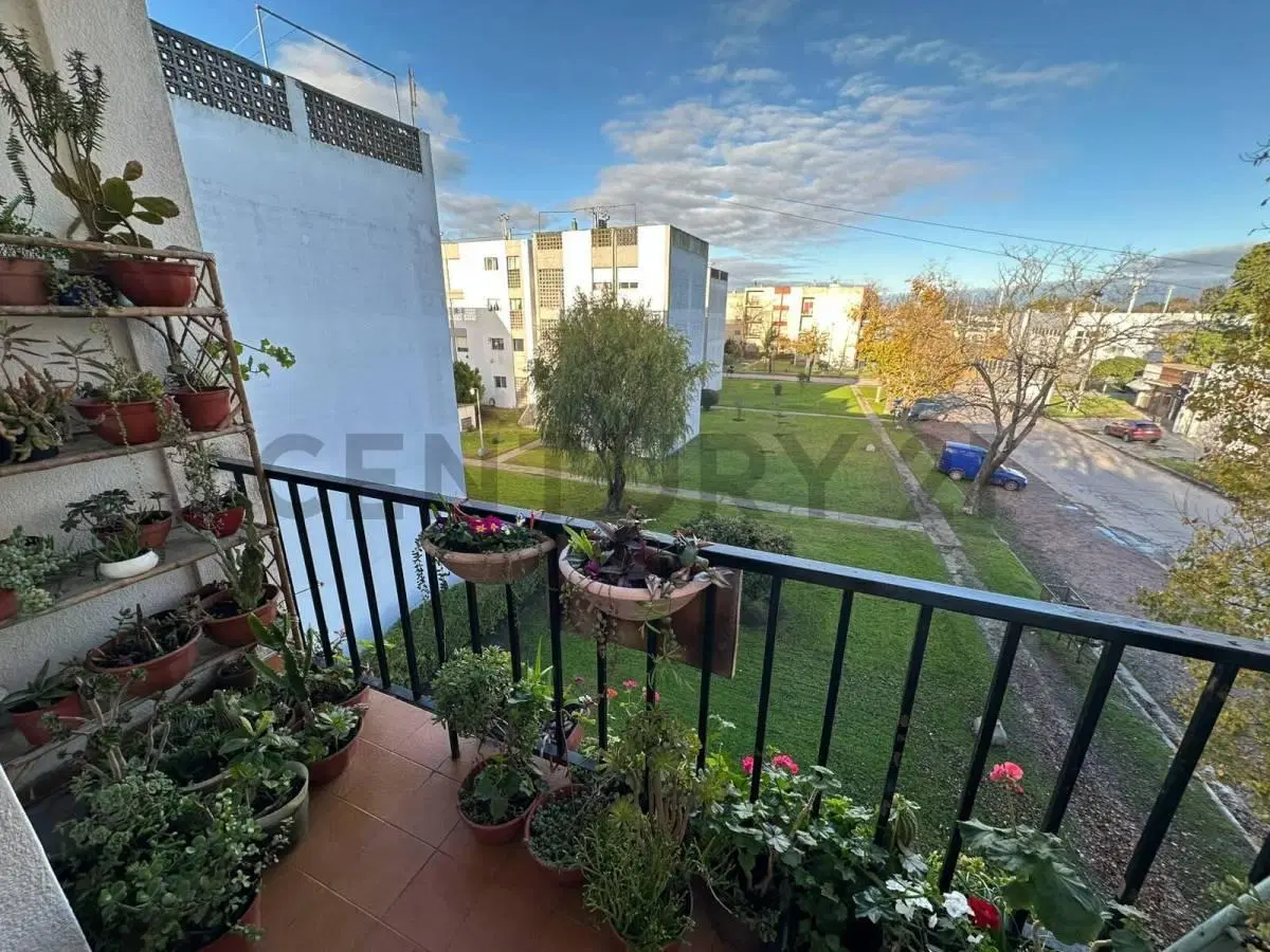 EN VENTA! Departamento 3 ambientes al frente con balcon 2