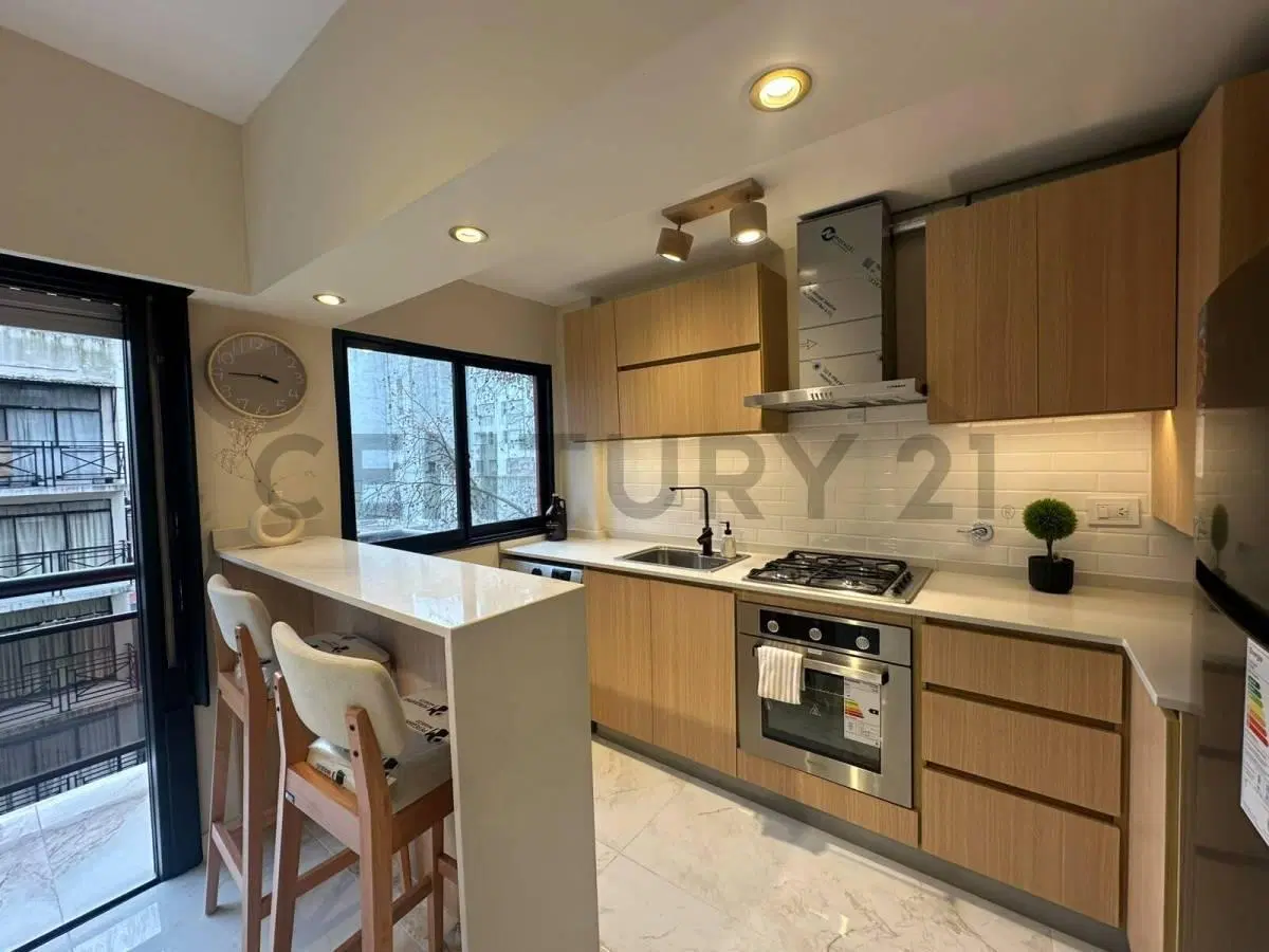 VENTA! Departamento 2 ambientes reciclado con balcon 3