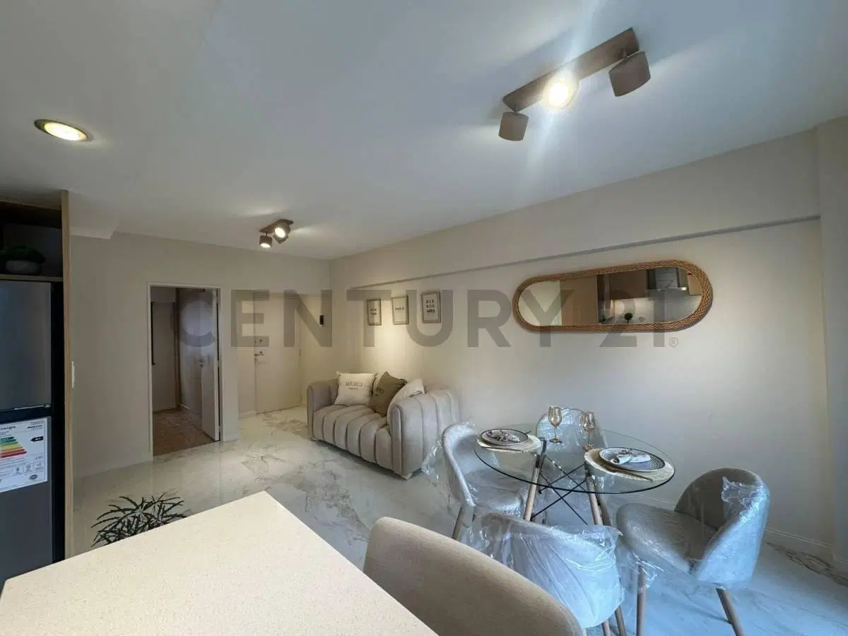 VENTA! Departamento 2 ambientes reciclado con balcon 8