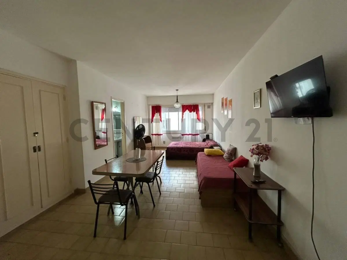 Monoambiente en venta sobre Peatonal San Martín | Mar del Plata 3