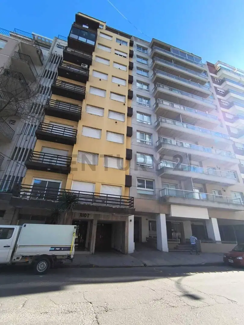 Monoambiente Lateral zona Centro 3