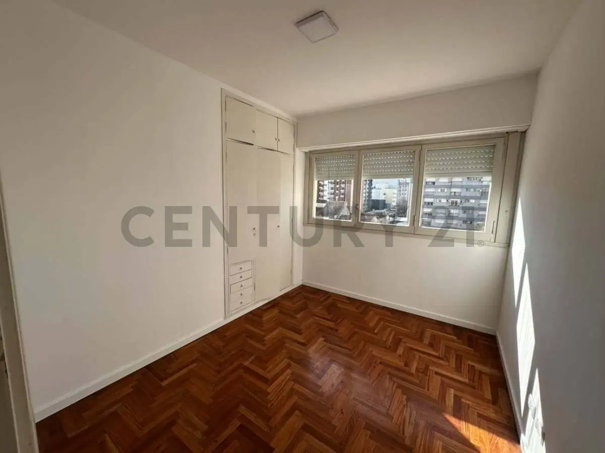 VENTA! Departamento tipo duplex 3 ambientes al lateral 2
