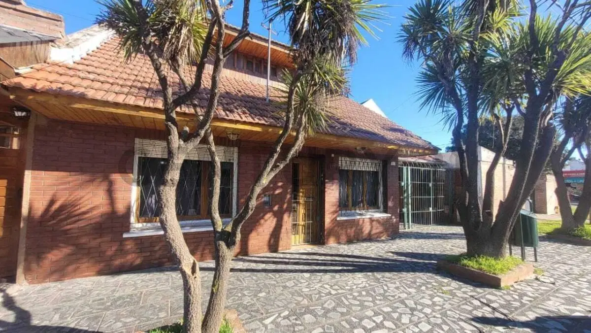 VENTA CASA CUATRO AMBIENTES A RECICLAR, VILLA PRIMERA MAR DEL PLATA 5