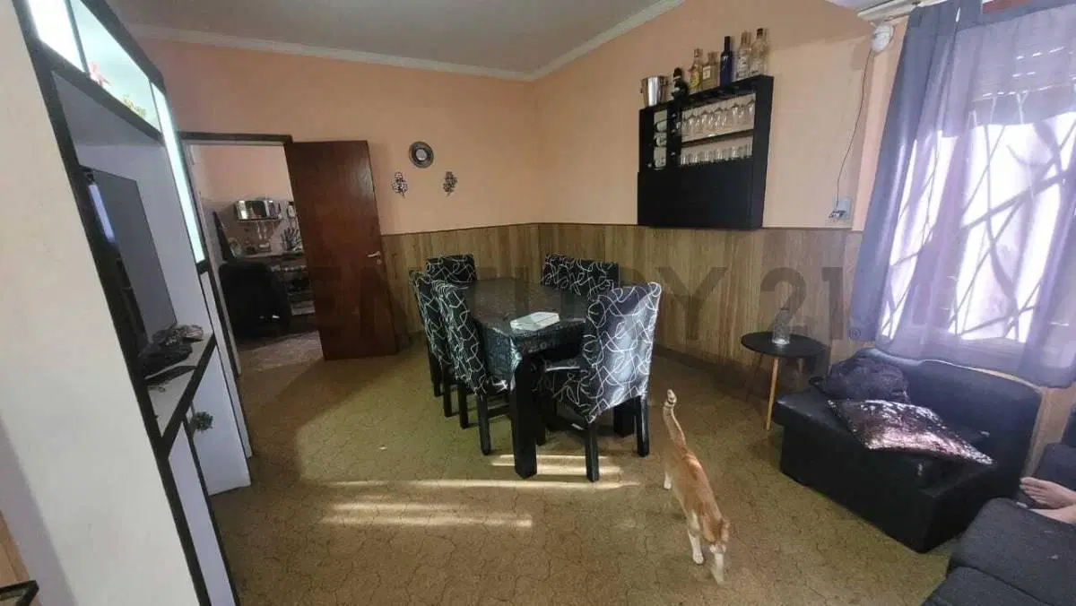 VENTA CASA CUATRO AMBIENTES A RECICLAR, VILLA PRIMERA MAR DEL PLATA 3