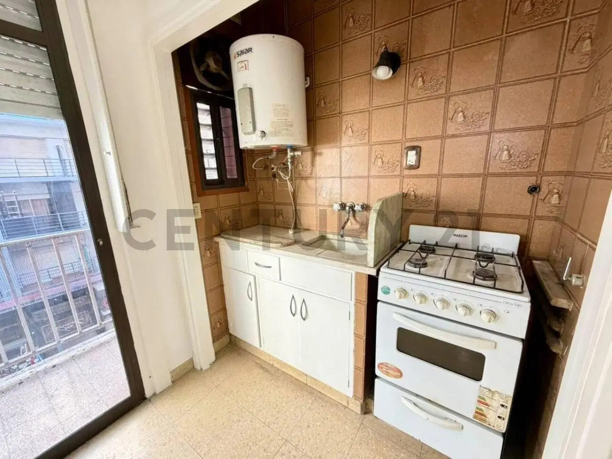 Monoambiente con balcón a la calle y vista al mar | Centro | Mar del Plata 5