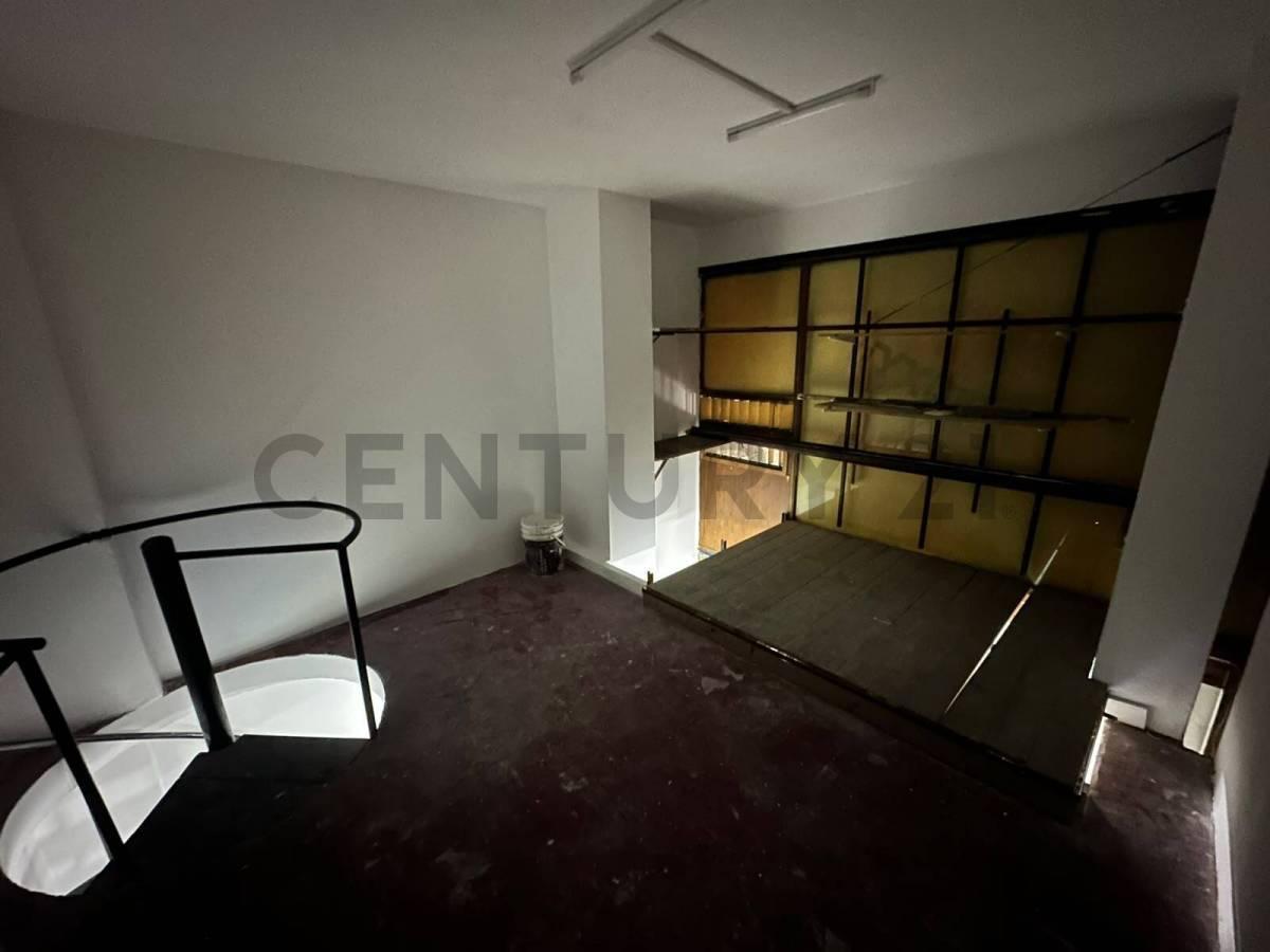 Foto de VENTA! Oficina en galeria del centro, imagen 3