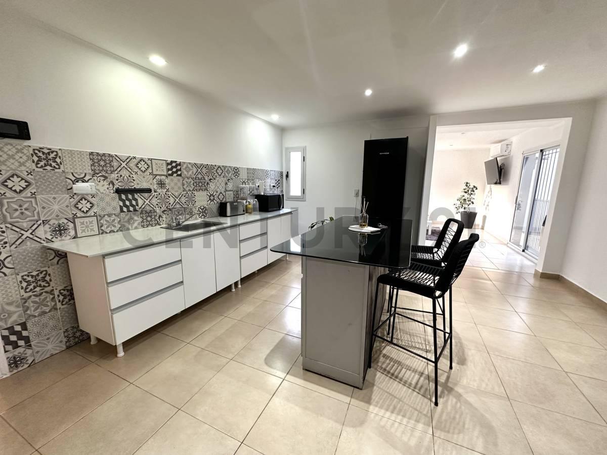 Foto de Casa nueva 4 ambientes con gran parque en Pinos de Anchorena en una, imagen 3