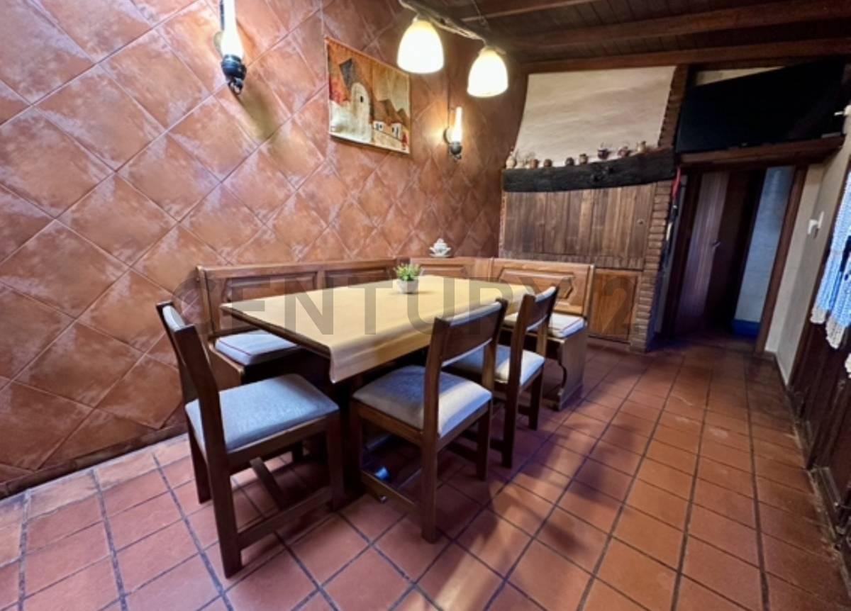 Foto de Chalet de estilo de 5 ambientes en San José, con parque. Apto crédito., imagen 2