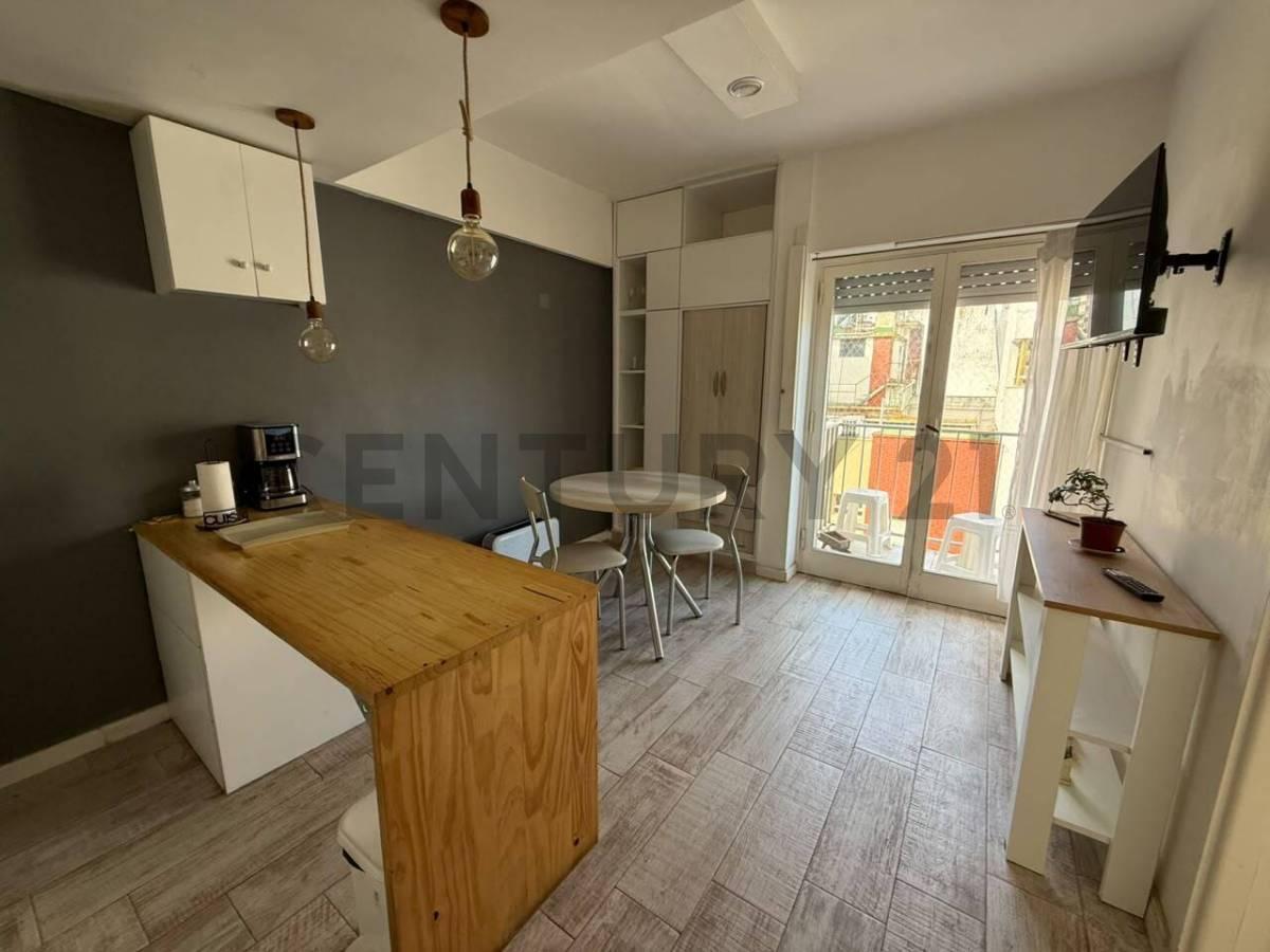 Foto de DEPARTAMENTO 2 AMBIENTES CON BALCÓN Y VISTA PARCIAL AL MAR – PUNTA, imagen 1