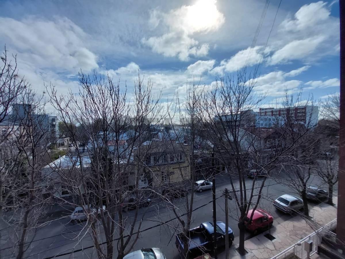 Foto de Venta departamento 3 ambientes al frente. Zona San jose, imagen 3