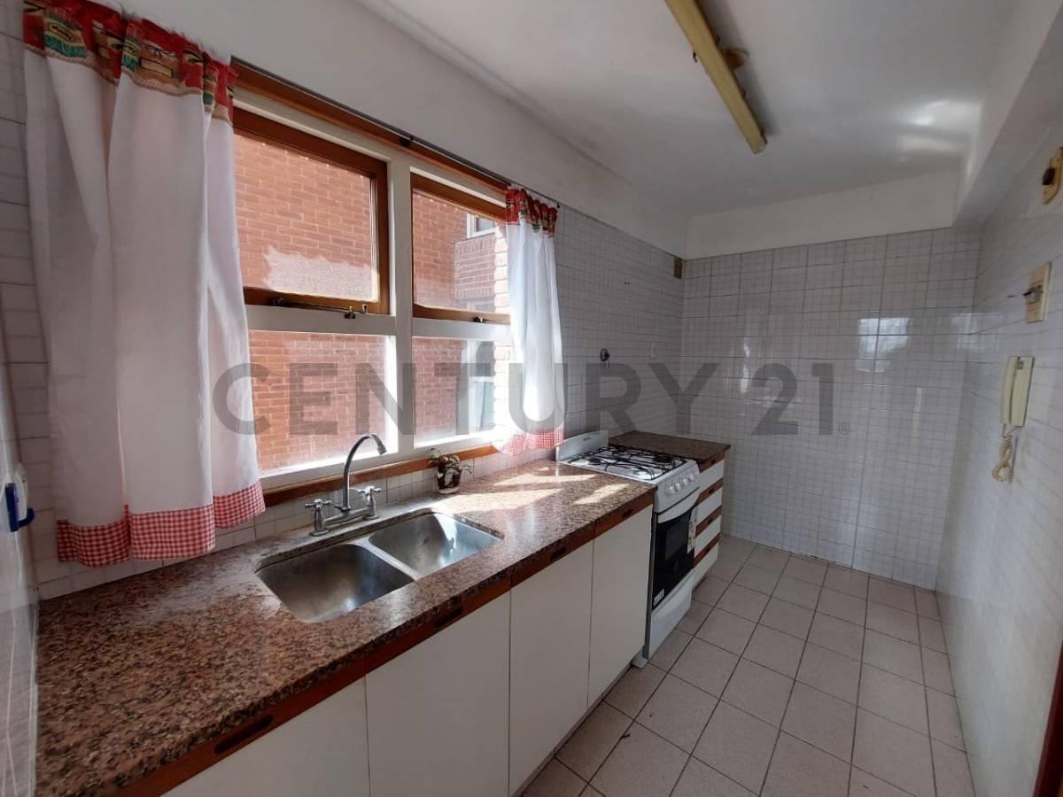Foto de Venta departamento 3 ambientes al frente. Zona San jose, imagen 4