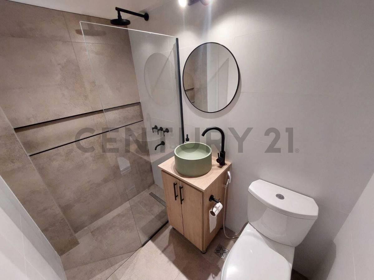 Foto de Venta PH 2 ambientes reciclado. Zona San Jose, imagen 2