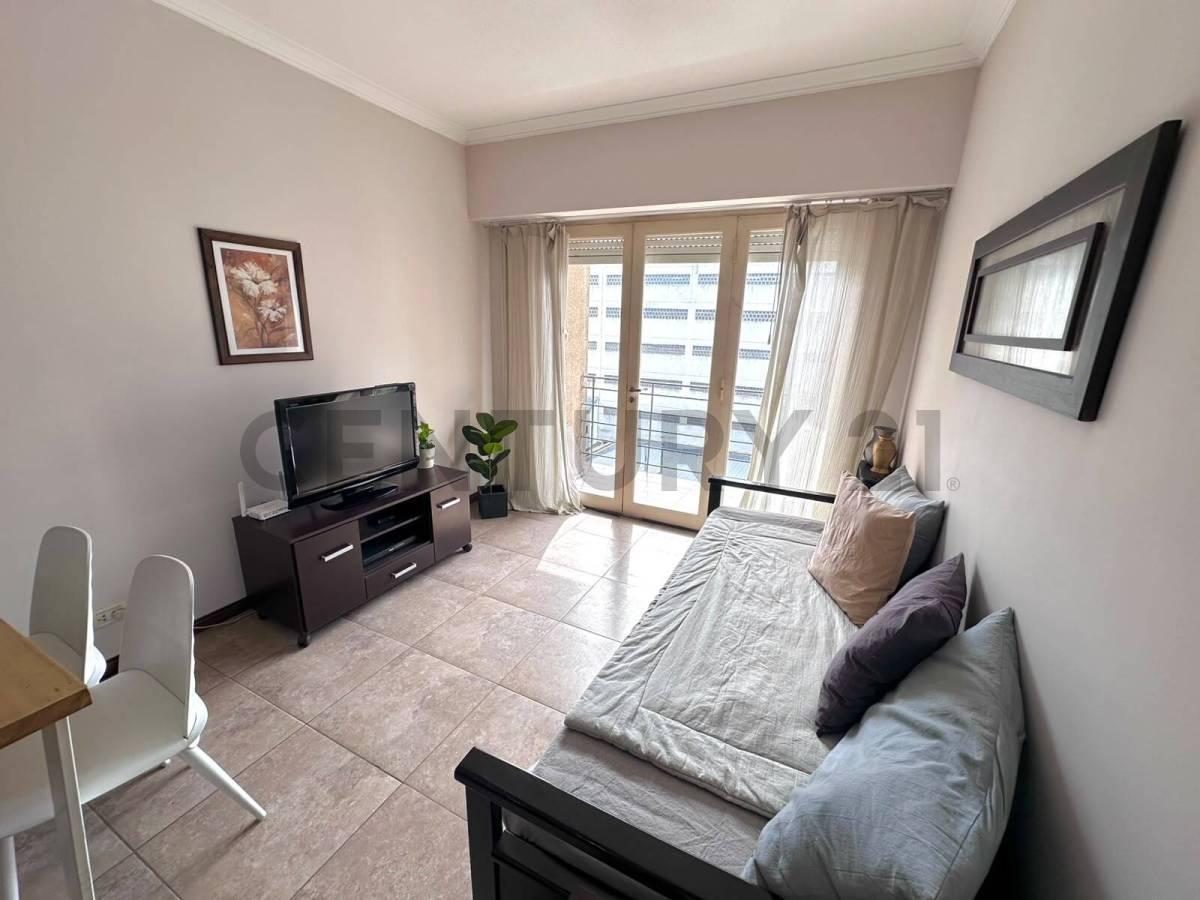 Foto de VENTA! Deprtamento 2 ambientes reciclado al frente, imagen 1