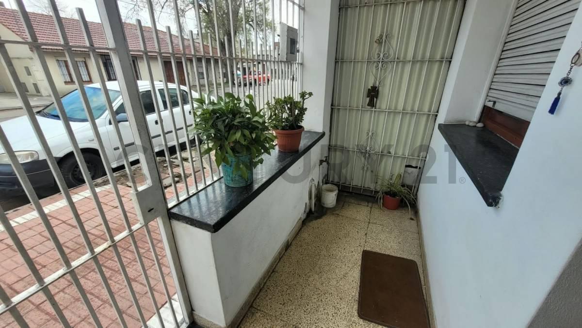 Foto de PH TRES AMBIENTES AL FRENTE CON GARAJE, DON BOSCO, MAR DEL PLATA, imagen 5