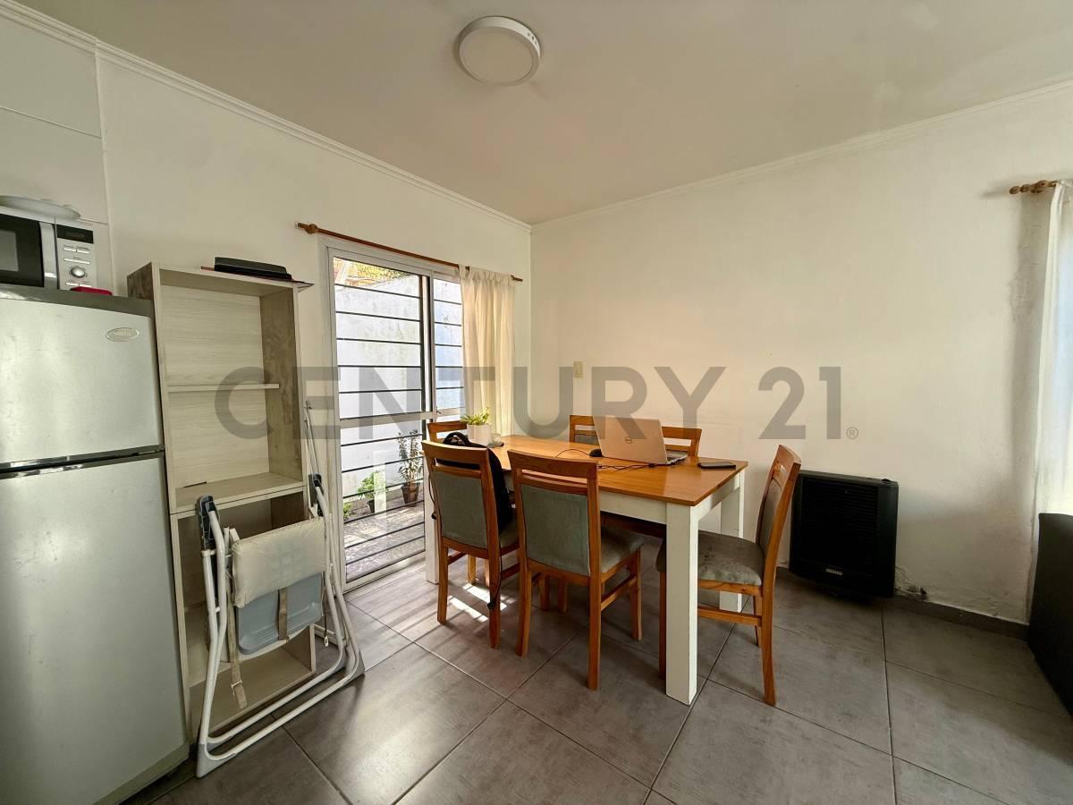 Foto de PH 3 ambientes con terraza propia en el corazón de San José, imagen 1