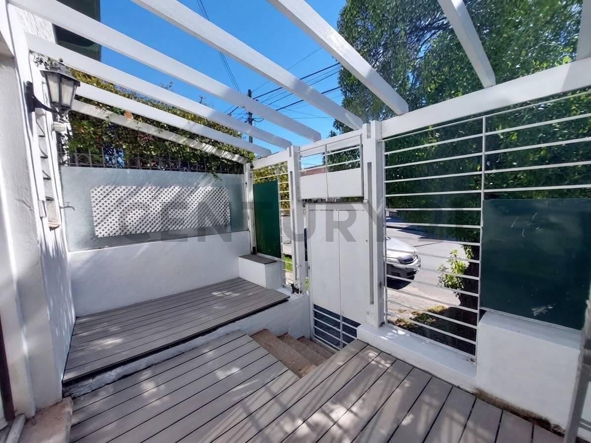 Foto de Venta PH 2 ambientes al frente en planta baja a metros del mar. Lomas, imagen 1