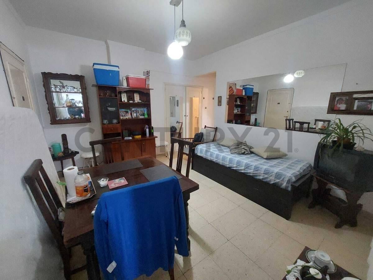 Foto de Venta departamento dos ambientes c/patio. Zona Centro, imagen 2