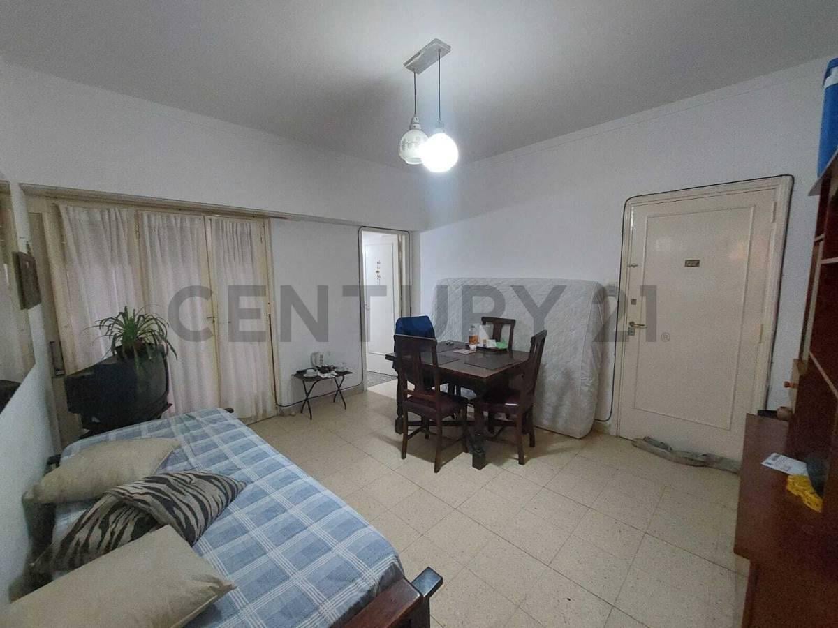 Foto de Venta departamento dos ambientes c/patio. Zona Centro, imagen 1