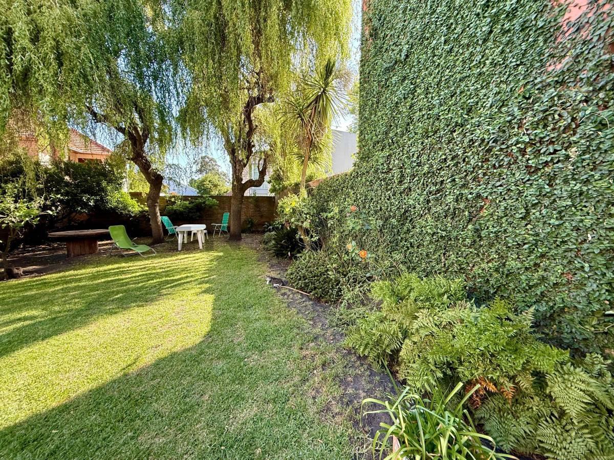 Foto de Casa de 5 ambientes con parque y pileta, barrio Santa Mónica, Mar del, imagen 4