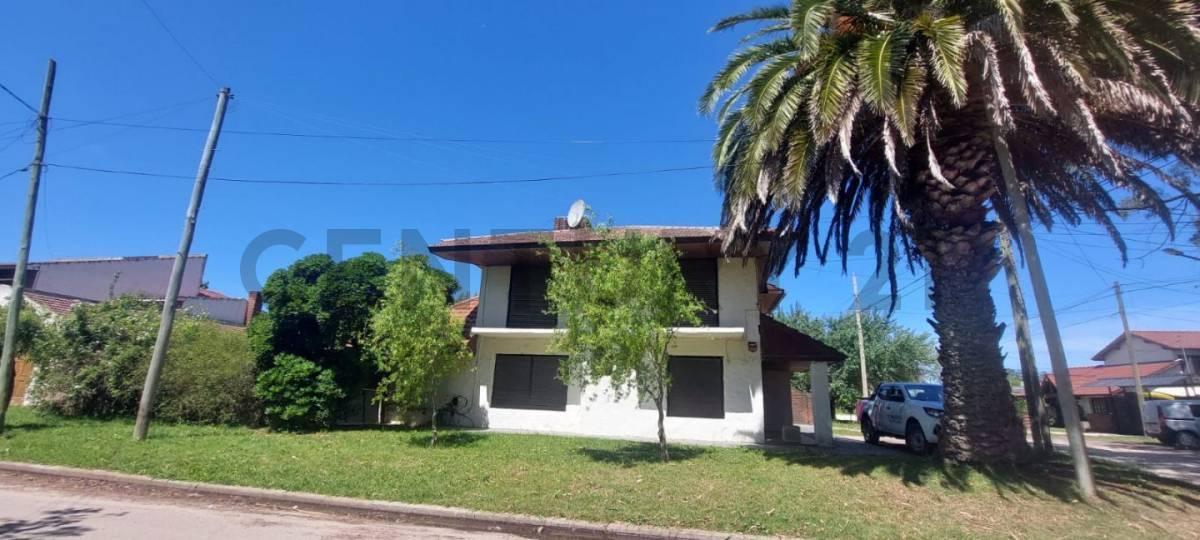 Foto de VENTA CHALET CUATRO AMBIENTES PARQUE Y QUINCHO. CAISAMAR. MAR DEL PLATA, imagen 1