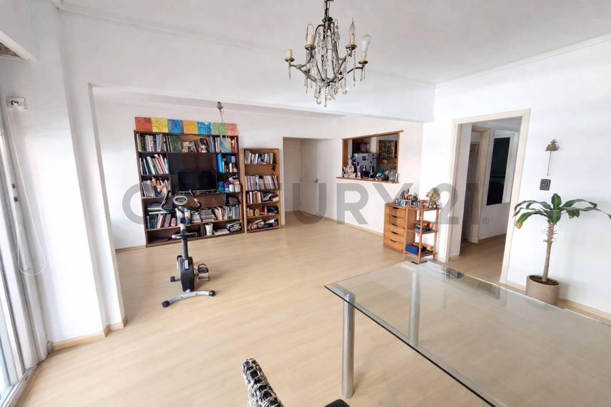Foto de Venta departamento 3 ambientes a la calle. Zona Centro, imagen 2