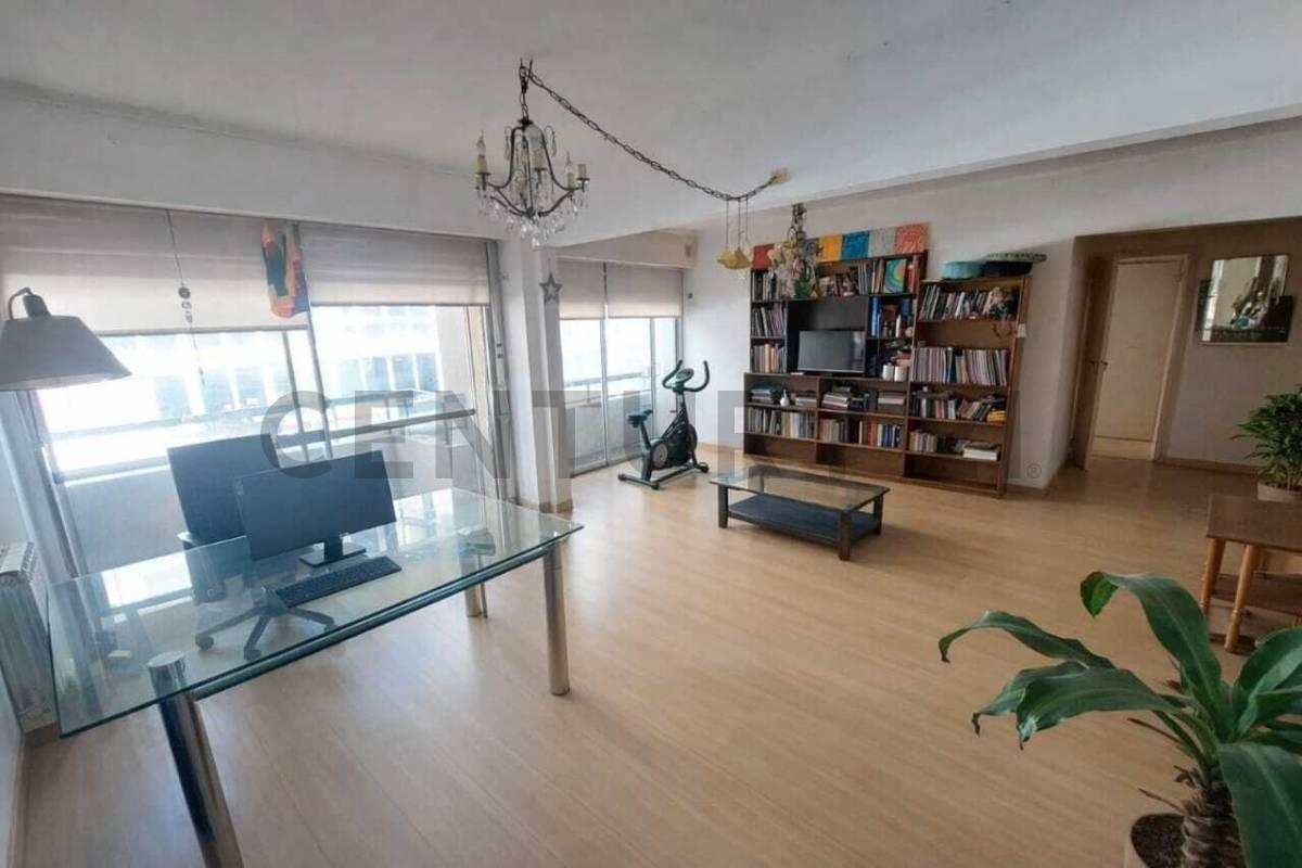 Foto de Venta departamento 3 ambientes a la calle. Zona Centro, imagen 1