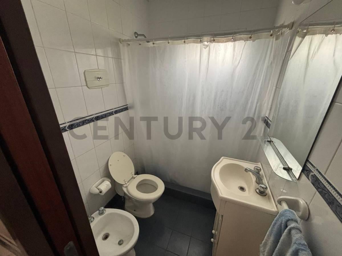 Foto de Venta casa 4 ambientes con parque y garage – Zona Punta Mogotes, imagen 5