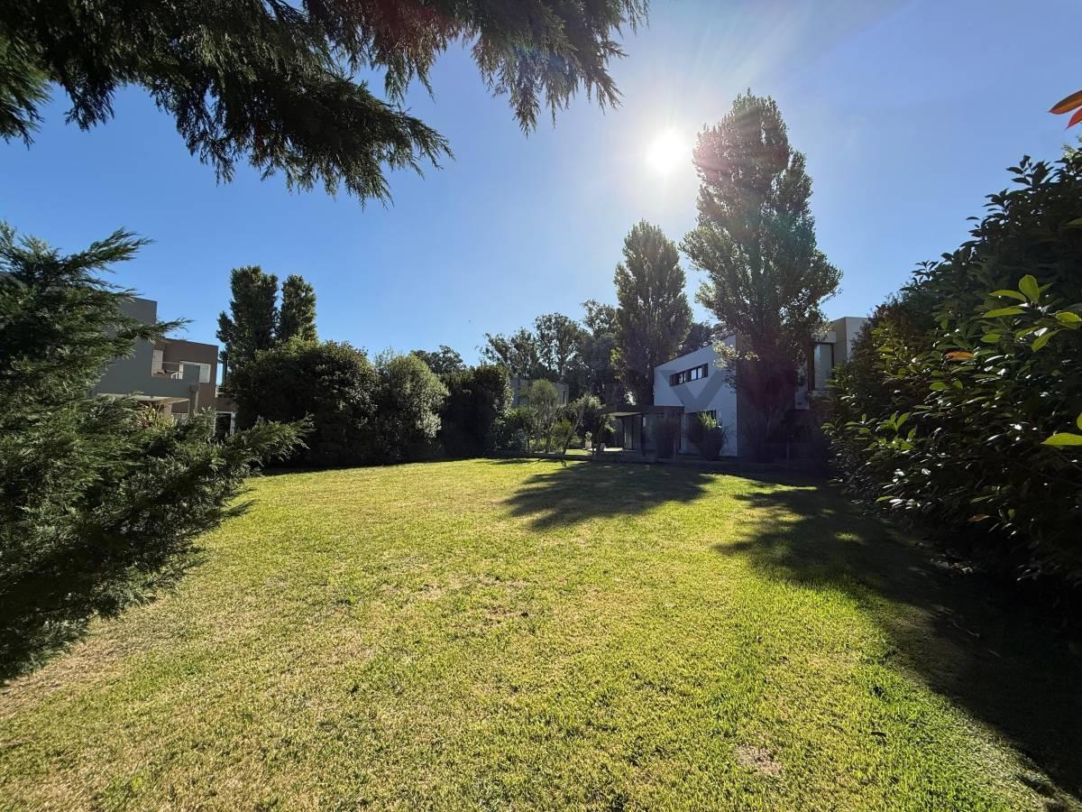 Foto de Venta de lote exclusivo en Rumencó – Barrio Los Pinos, imagen 2