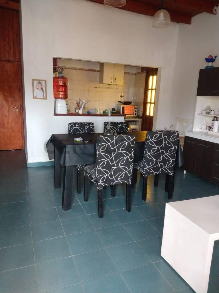 Foto de Casa de 3 ambientes y 4 habitaciones con baño privado sobre Ruta 2 ID, imagen 3