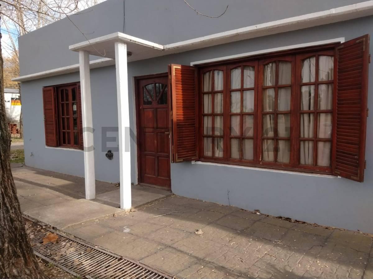 Foto de Casa de 3 ambientes y 4 habitaciones con baño privado sobre Ruta 2 ID, imagen 2