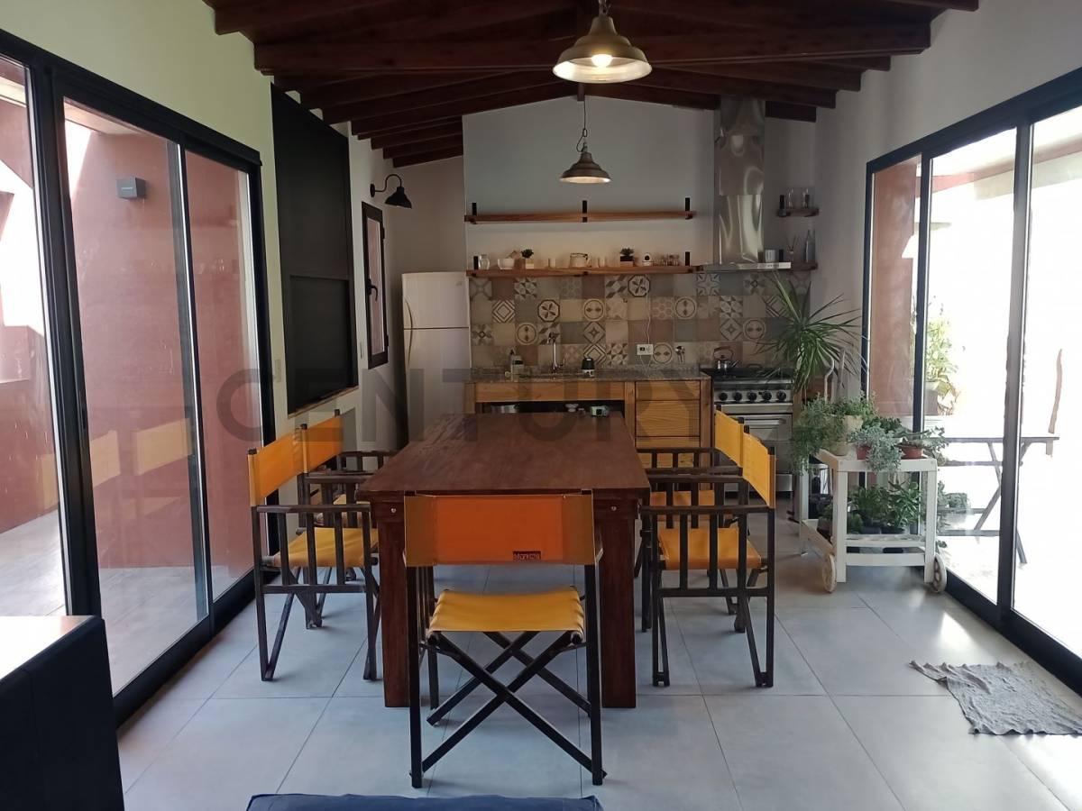 Foto de VENTA TERRENO CON CONSTRUCCIÓN DE DISEÑO, BARRIO BOSQUE ALEGRE, imagen 2