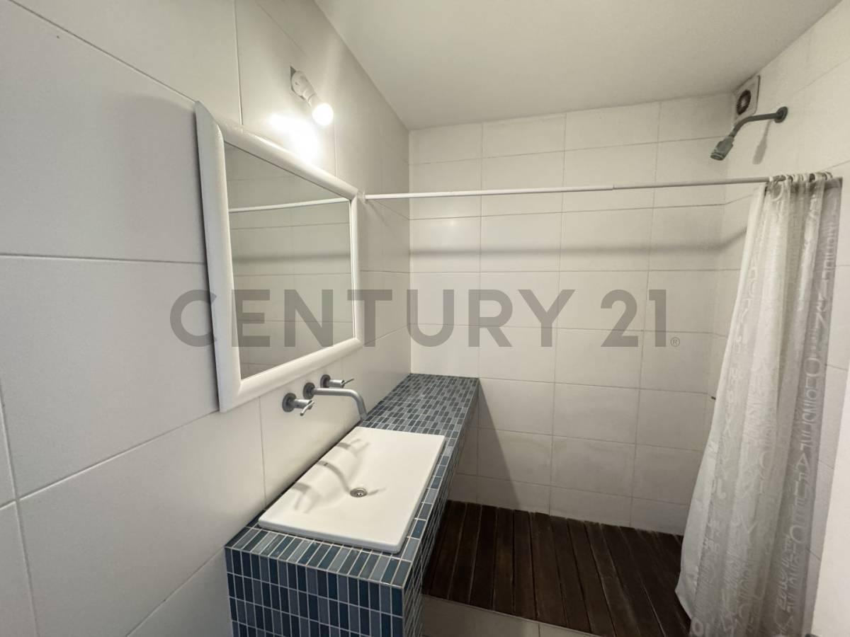 Foto de EN VENTA CASA 5 AMBIENTES ZONA CHAUVIN, imagen 2