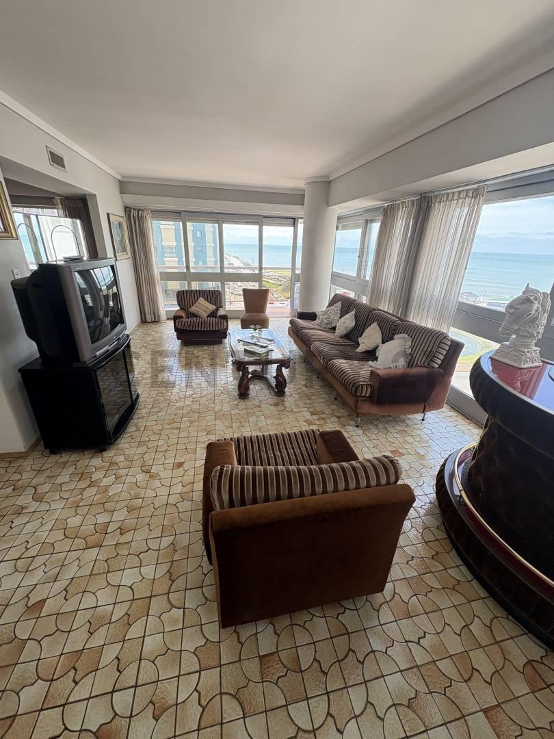 Foto de Semipiso de 4 ambientes con dependencia frente al mar zona La Perla, imagen 2