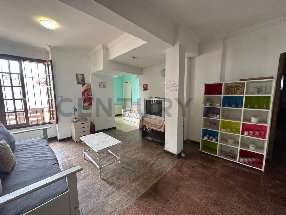 Foto de Casa multifamiliar en terreno propio con patio y cochera, imagen 5
