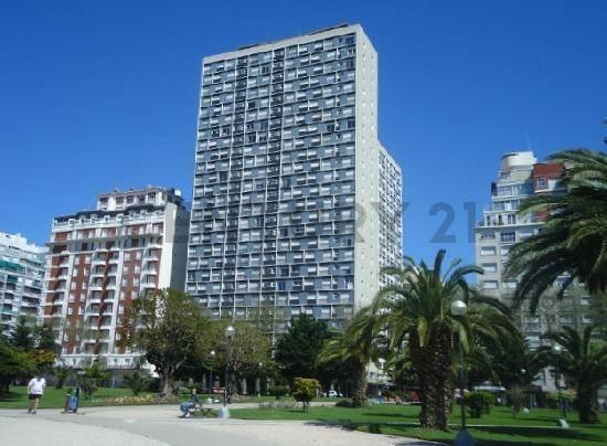 Foto de EXCLUSIVO 3 AMBIENTES EN EDIFICIO EDEN – VISTA PANORÁMICA A PLAZA COLÓN, imagen 1